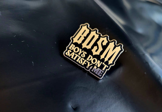 Jungen befriedigen mich nicht Emaille Pin
