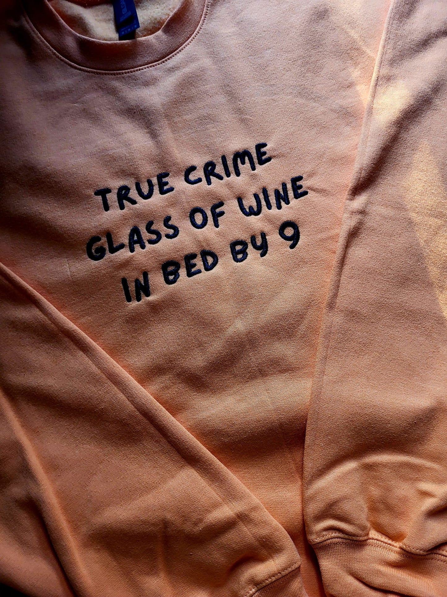 True Crime Sweatshirt mit Rundhalsausschnitt